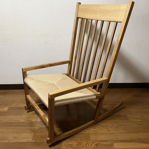 クリ材の枠にペーパーコード座のロッキングチェア 椅子（チェアー