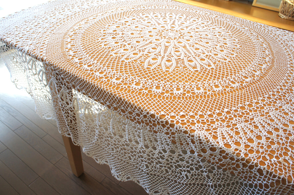 No.123【再販】手編みレース 華やかラウンドテーブルクロス 送料無料