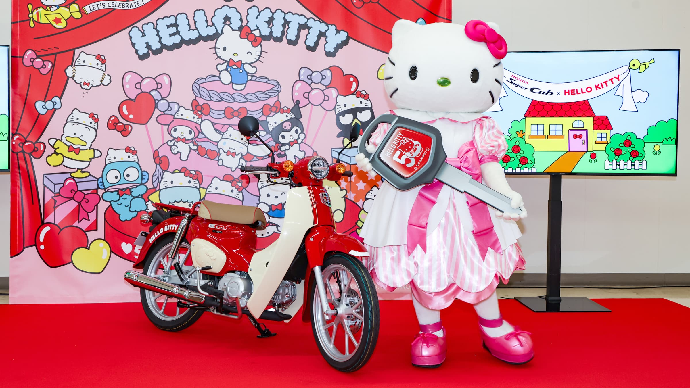 Super Cub × Hello Kitty | Cub | Honda