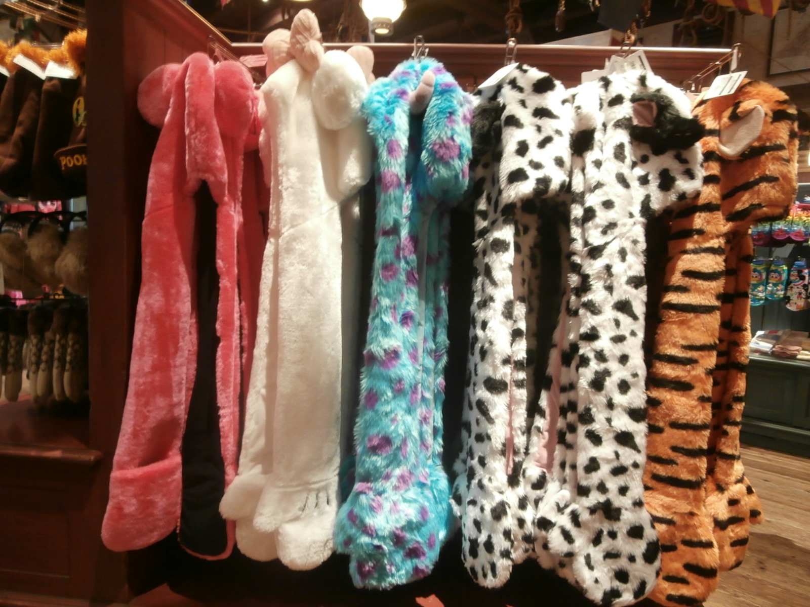 ディズニー「手袋付きマフラー」種類と販売年まとめ│ラギの するっと