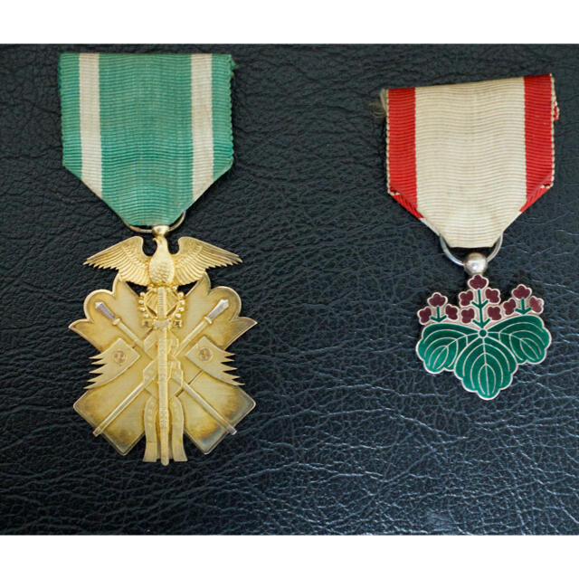 勳七等青色桐葉章 金鵄勲章 勲章 略章 徽章 記章 旧日本軍 の通販 by