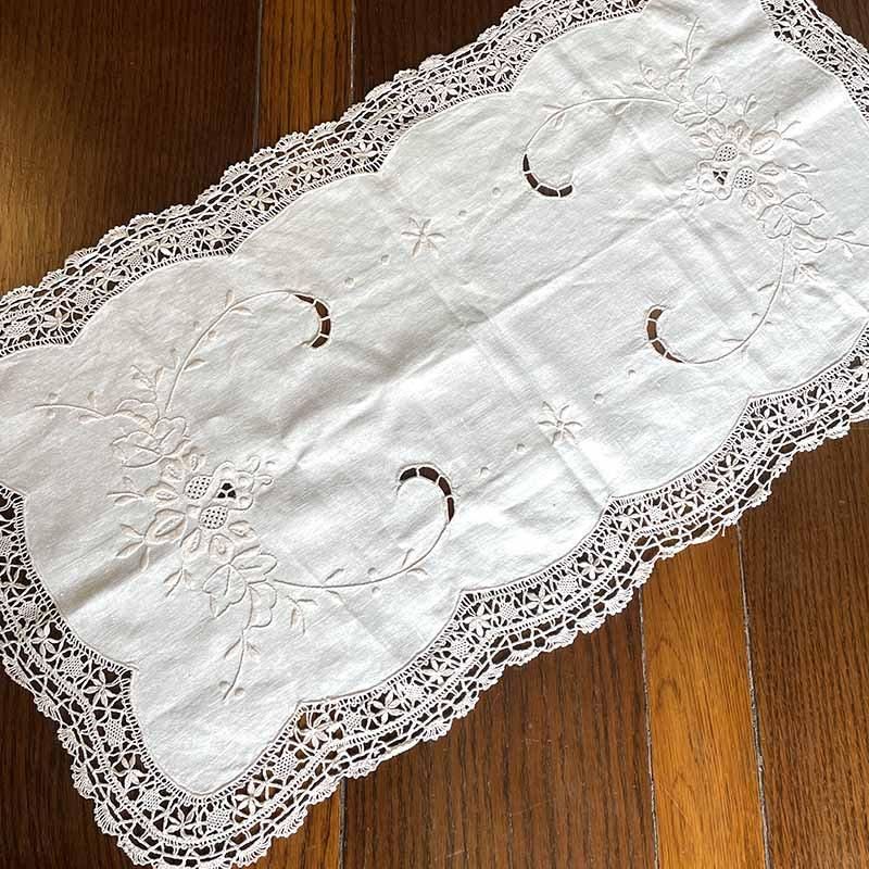 フランスリネン刺繍テーブルセンター