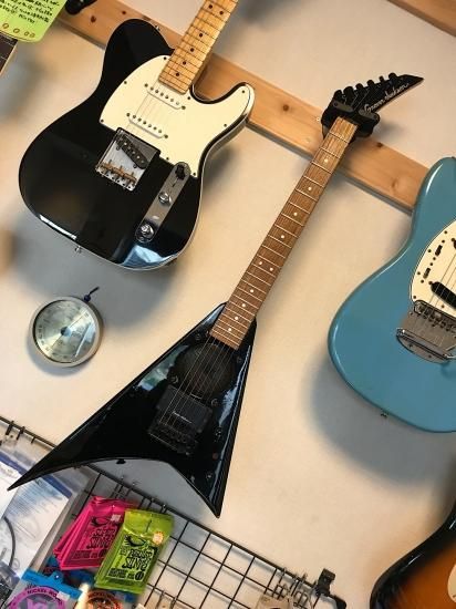 GROVER JACKSON GJR-R40SP ランディVのアンプ内蔵ミニモデル