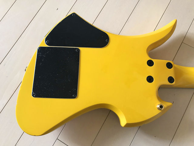 ☆Burny イエローハートJr. HIDEモデルミニギター : ジナパパ一家の何