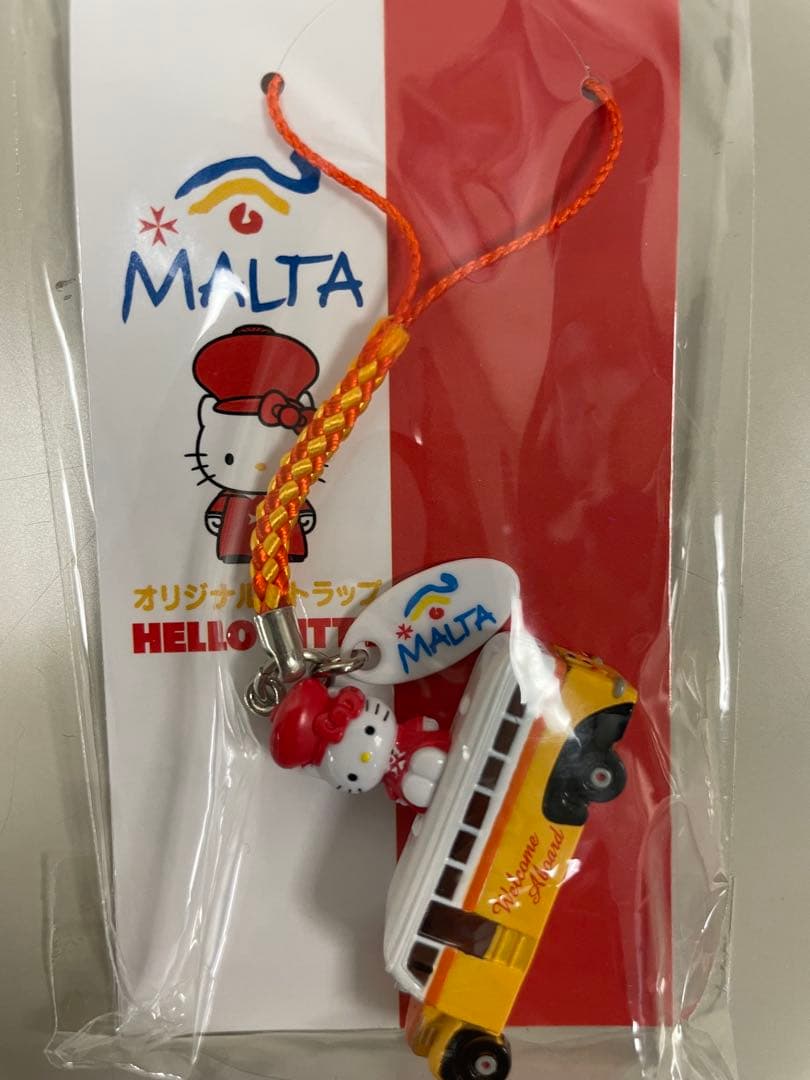 【非売品】Sanrio マルタ島限定　ハローキティ バス型ストラップ aae0104ef366232c761cf8460b1158