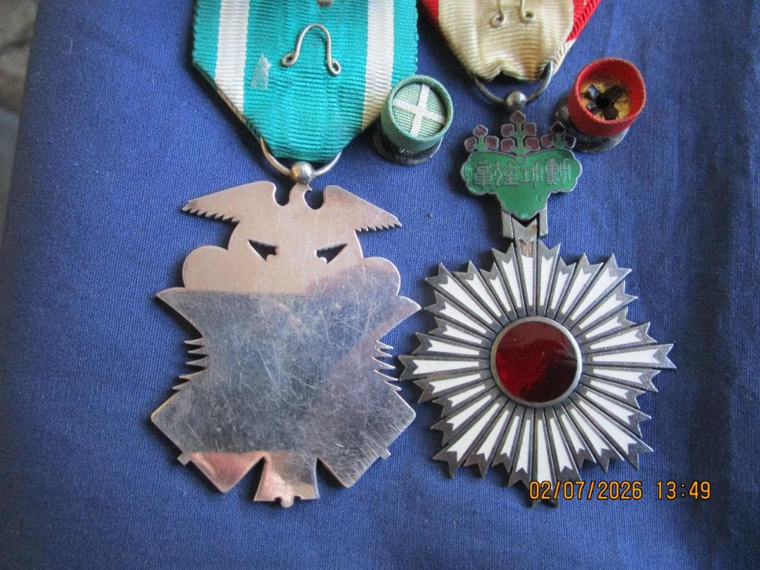 勲章 功七級金鵄章 旭日章 旧日本軍 勲章メダル 箱なし 2組 - メルカリ