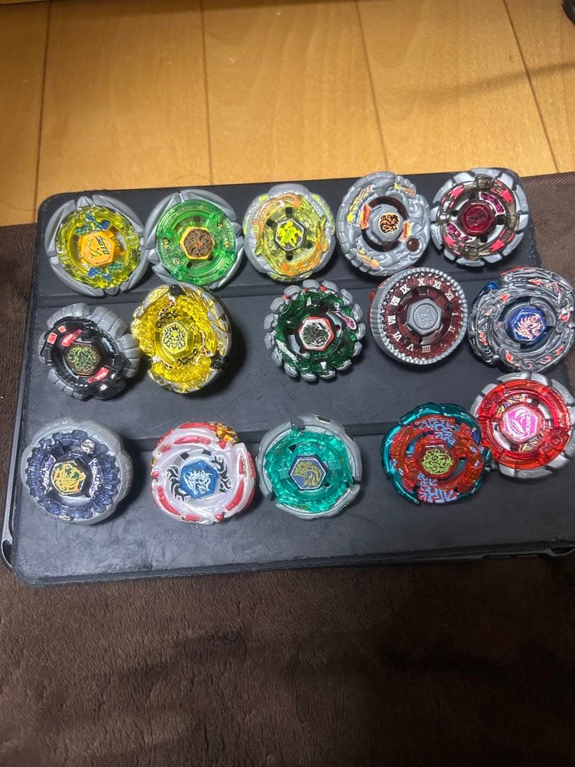 メタルファイトベイブレード　まとめ売り　15個 メタルファイトベイブレードまとめ売り‼️ - メルカリ