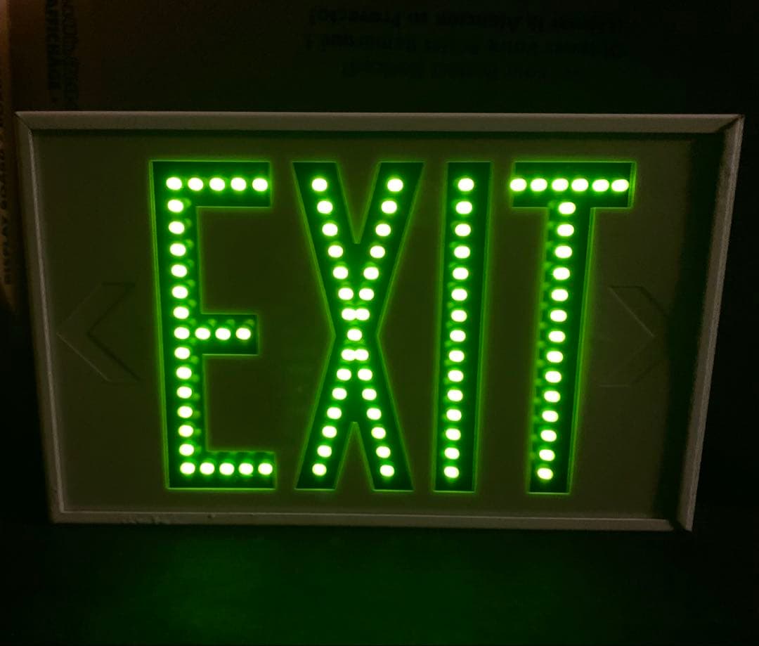 米軍放出品 EXIT サイン インテリア 100v 米軍基地 USAF - メルカリ