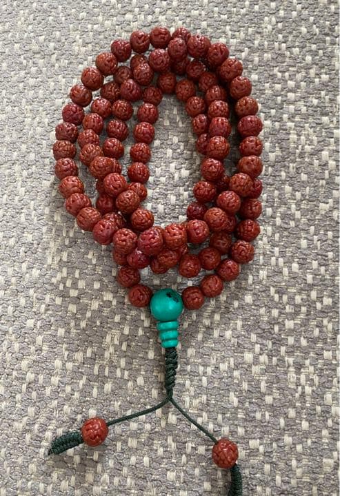 インド　ルドラクシャのネックレス　数珠 数珠 インドの数珠 ネックレス 首飾り ルドラクシャとドクロ 全長約