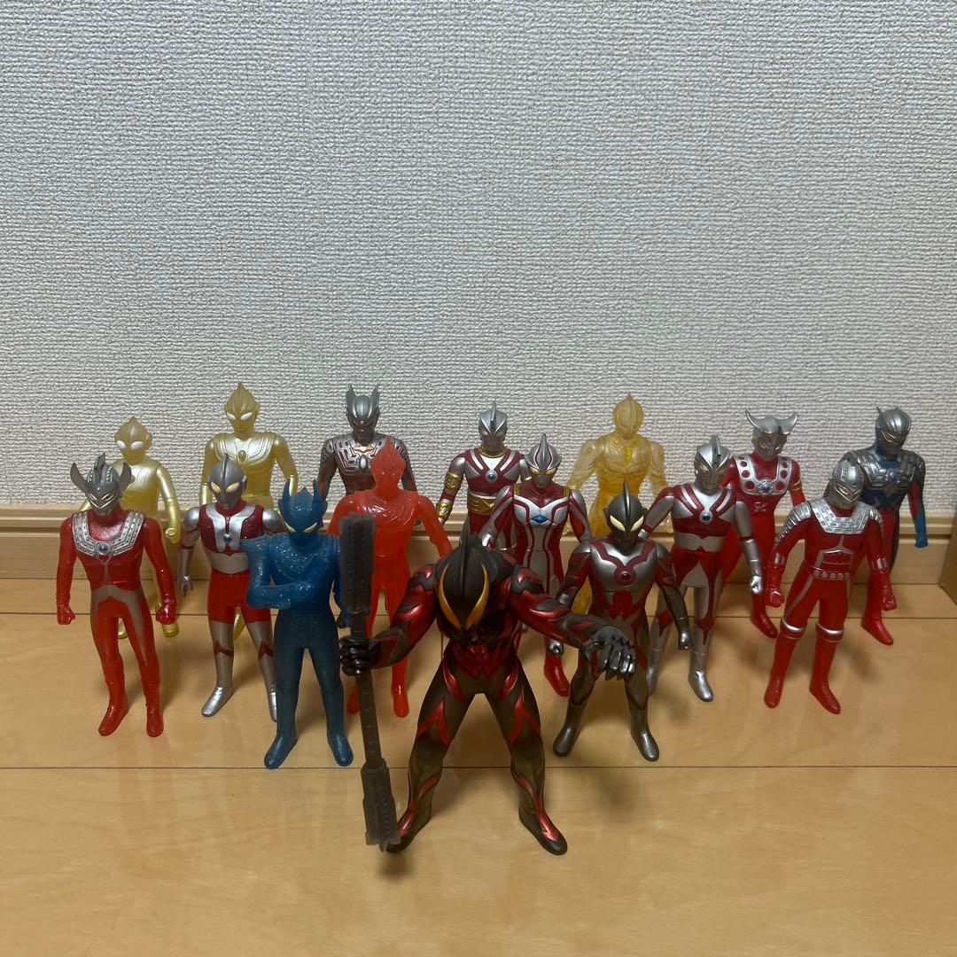 ウルトラマン限定ソフビセット16体セット 各店舗限定ウルトラヒーローソフビセットが「トイザらス