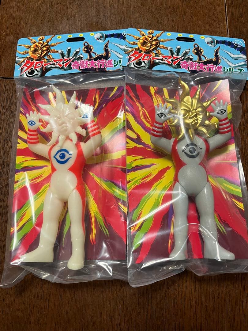 タローマン キタンクラブ　ソフビ　通常　蓄光　2種　岡本太郎　万博　NHK 新品未開封】超復刻版 タローマン ソフビ キタンクラブ 奇譚クラブ 奇