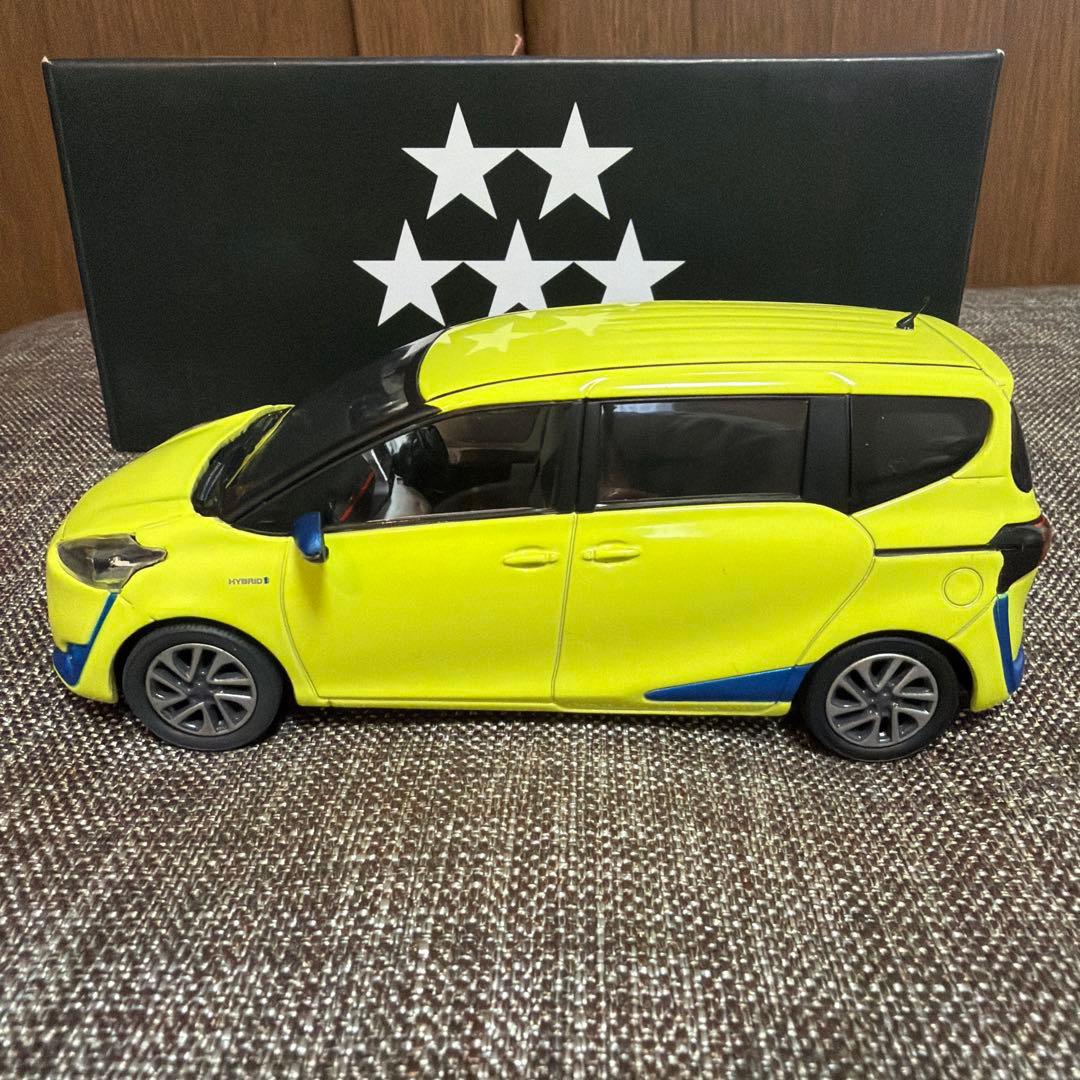 トヨタ　シエンタ カラーサンプル Amazon.co.jp: 130 トヨタ 新型シエンタ 2022 カラーサンプル ミニカー