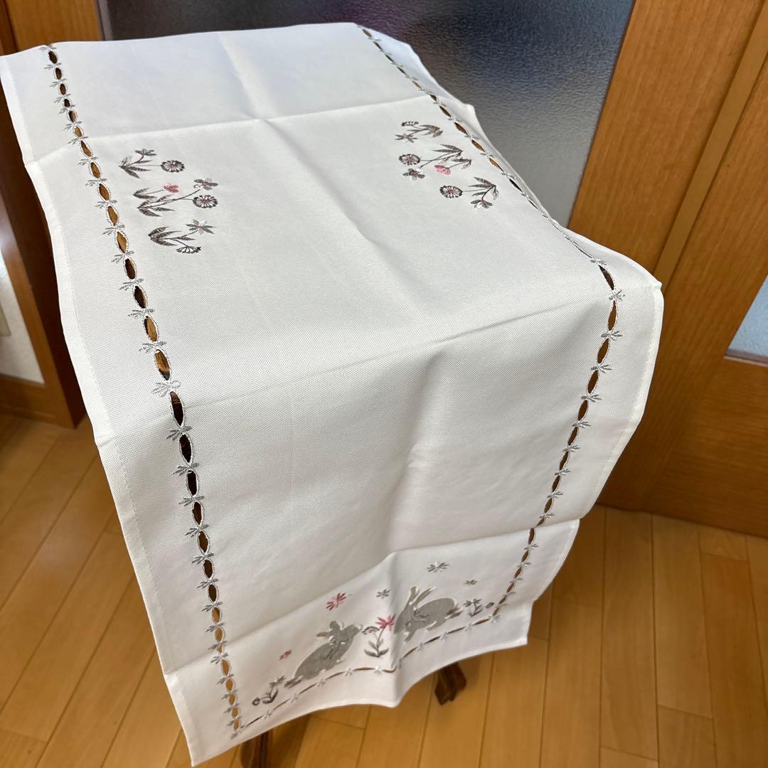 新品未使用品　フランス　テーブルクロス　うさぎ　Pâques イースター 新品未使用品 フランス テーブルクロス うさぎ Pâques イースター