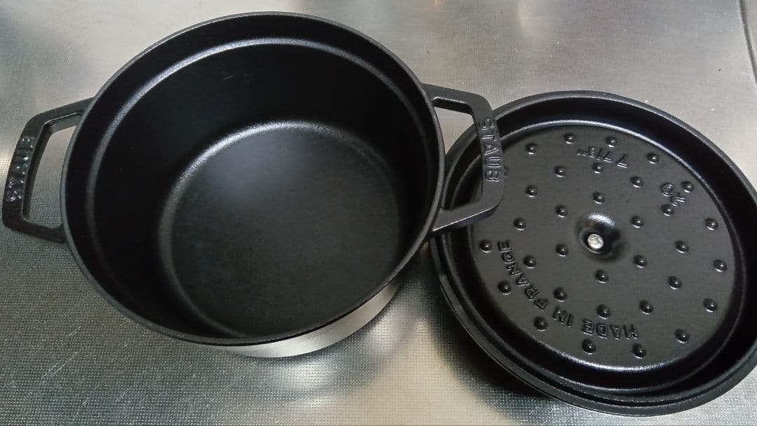 STAUB ピコココットラウンドブラック　20cm 2.2L シリアルナンバー付