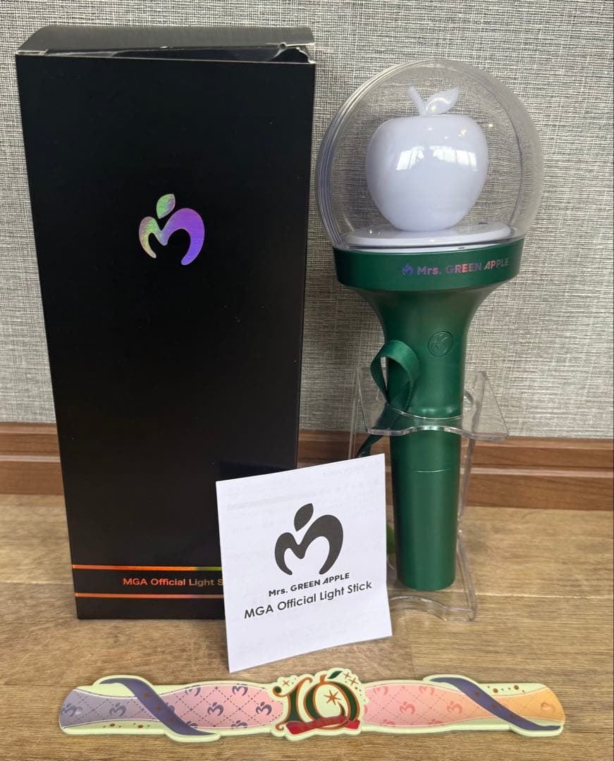 Mrs. GREEN APPLEペンライト スタンド、10周年ラバーバンド付き ミセスペンライト用ラバーバンとケースの紹介 | TikTok