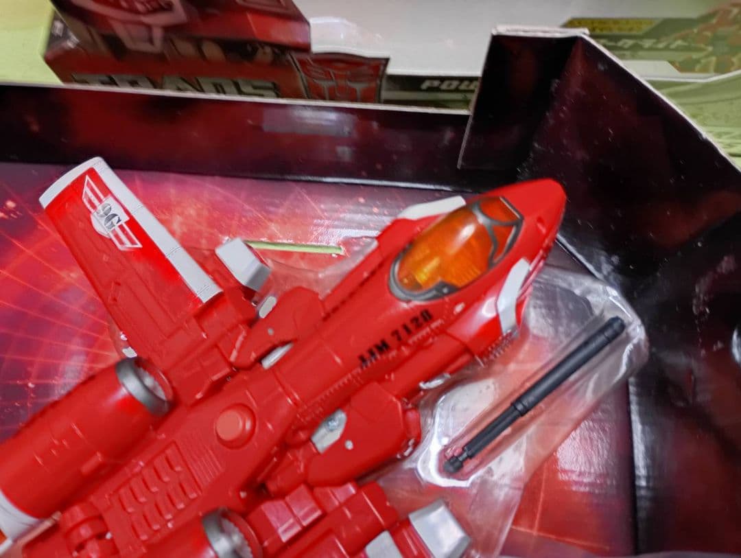 激レア!開封品 日本限定カラー トランスフォーマーウルトラクラス