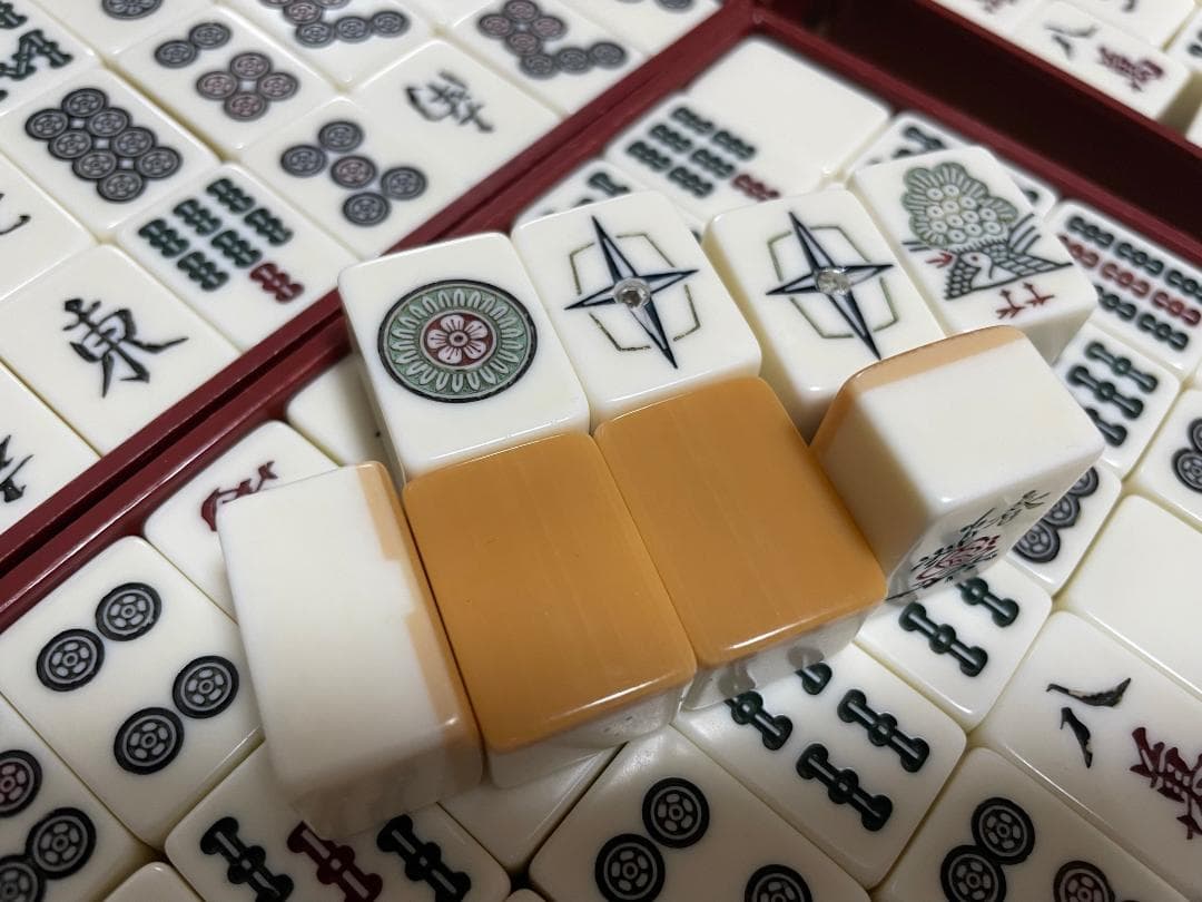 石鹸で洗濯したので綺麗　任天堂　金牌　麻雀牌　年代モノ 任天堂（Nintendo） 手打ち用麻雀牌 鳳凰 手打ち卓用 重量牌