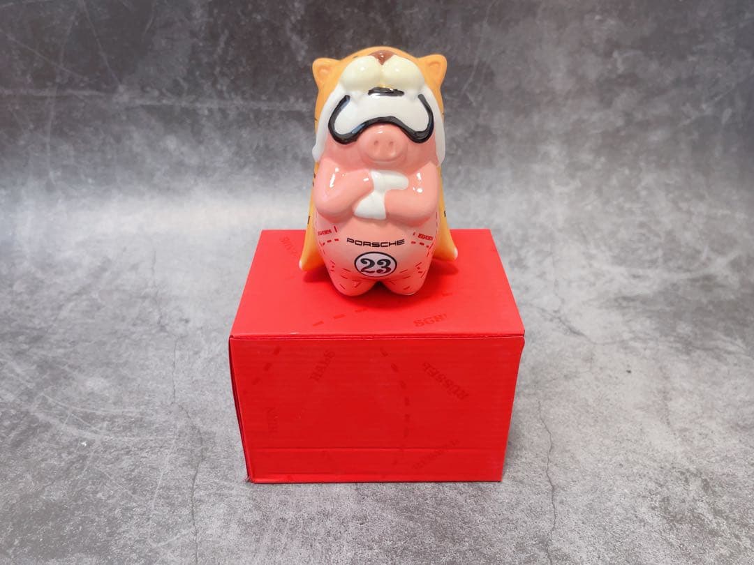 ポルシェ　ピンクピッグ　陶磁器　Porsche PINK トラ&ブタ ポルシェ ピンクピッグ ぬいぐるみ 陶磁器 Porsche PINK PIG - メルカリ