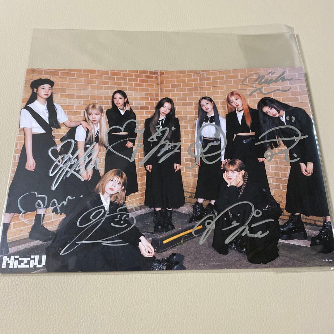 NiziU press play A賞 全員サイン会 直筆サイン チェキ - メルカリ